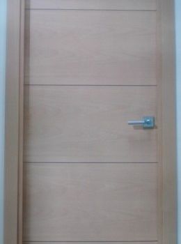 Puertas Servi puerta de madera clara